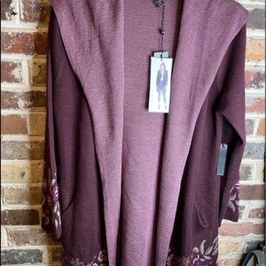 Women Max sport sweater size large. NWT